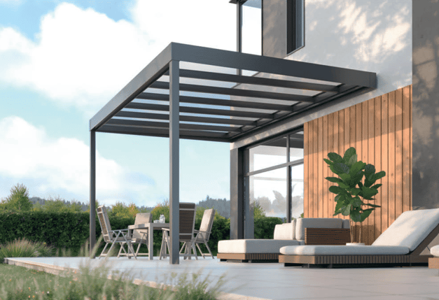 Flaches, kubisches Glasdach – modernes Design mit klarer Geometrie.